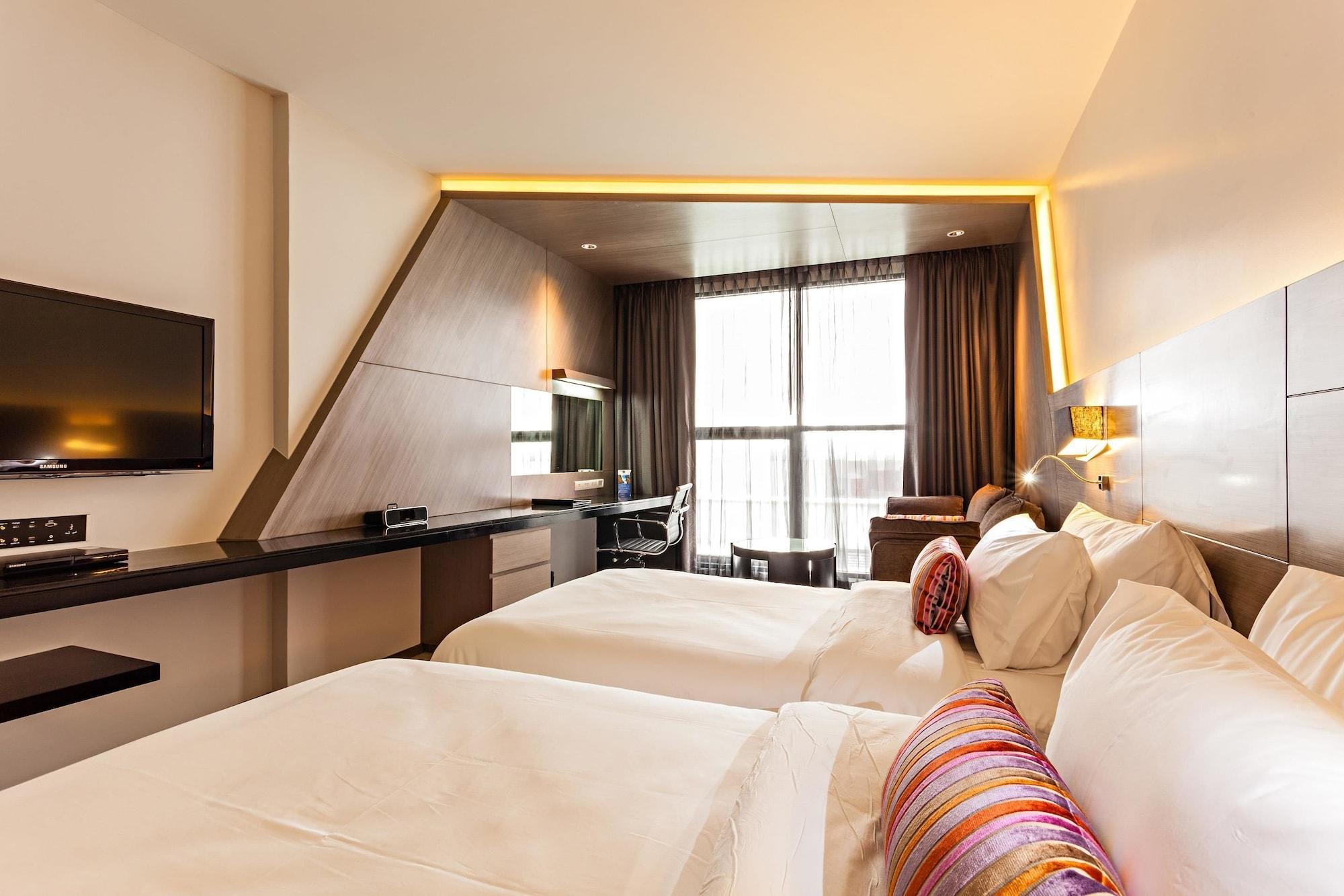 Hyatt Place Bangkok Sukhumvit 1 Екстериор снимка