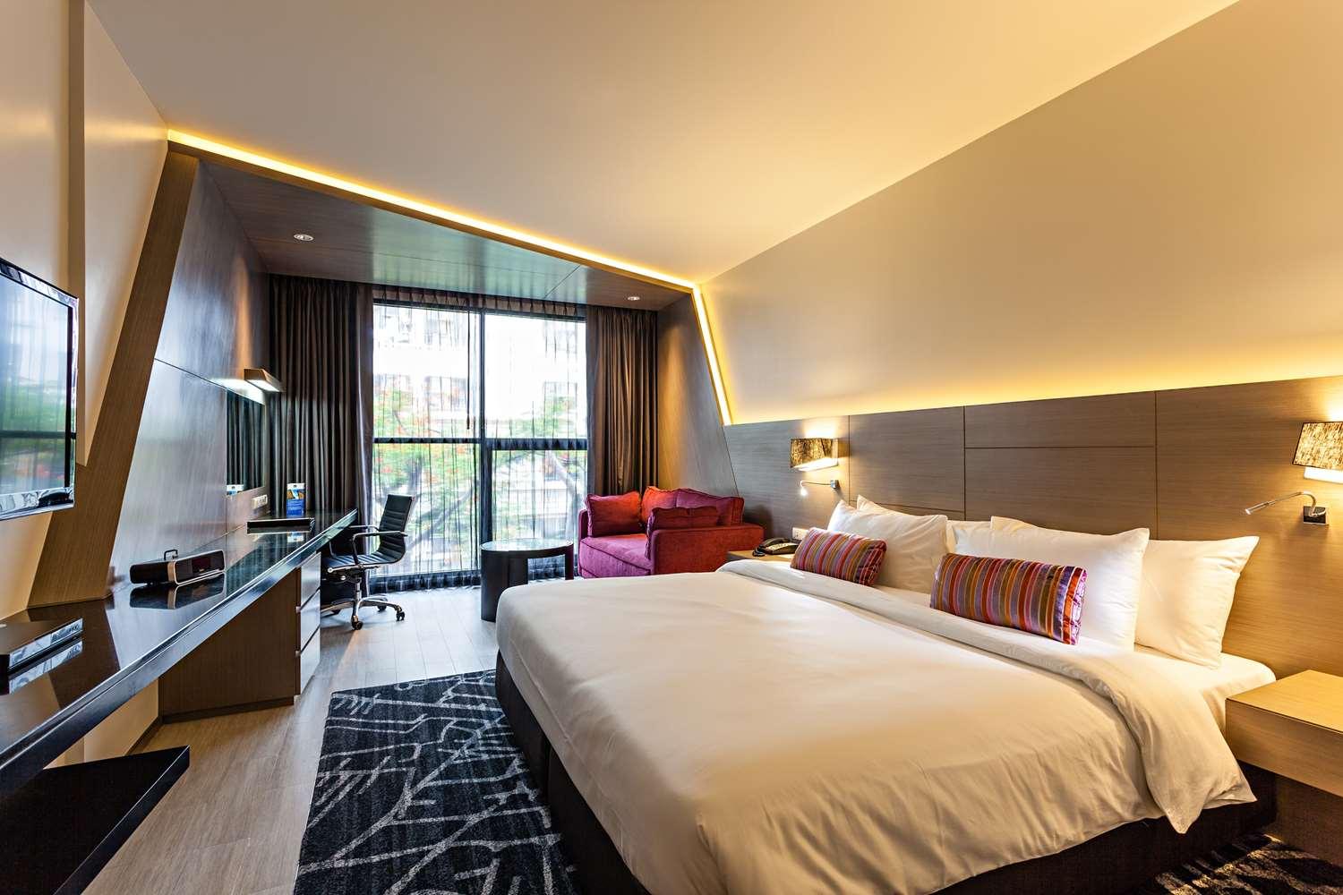 Hyatt Place Bangkok Sukhumvit 1 Екстериор снимка