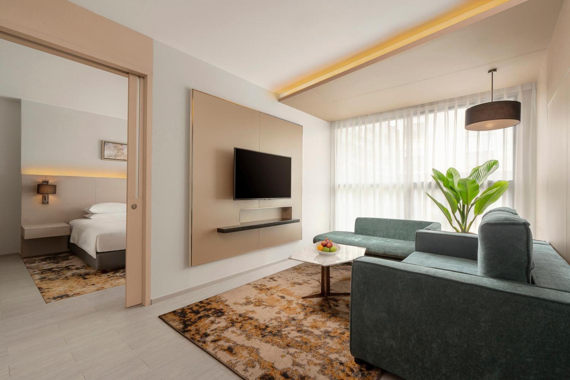 Hyatt Place Bangkok Sukhumvit 1 Екстериор снимка