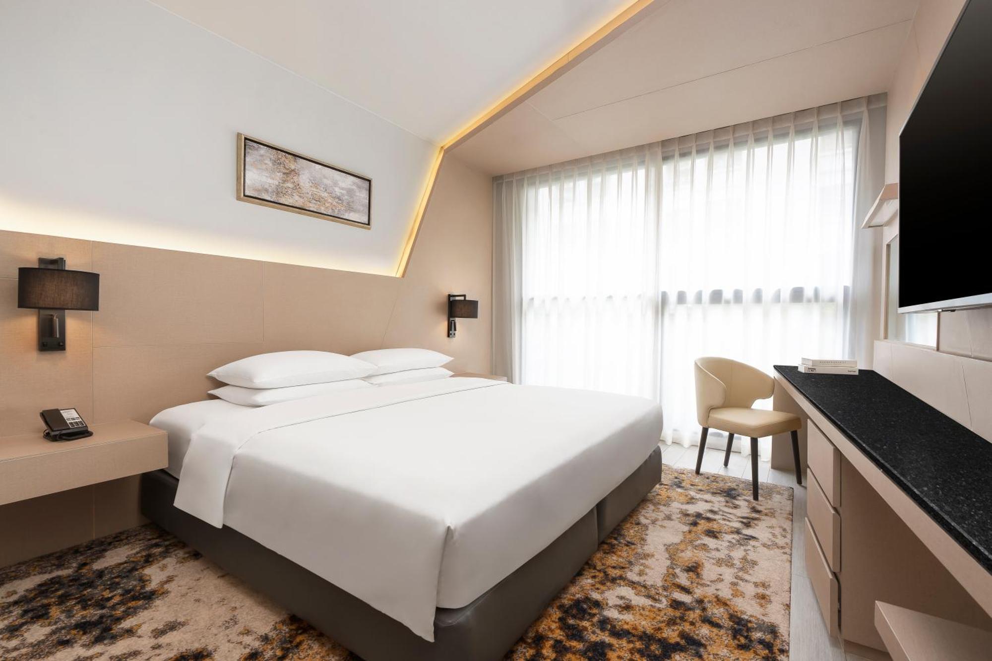 Hyatt Place Bangkok Sukhumvit 1 Екстериор снимка