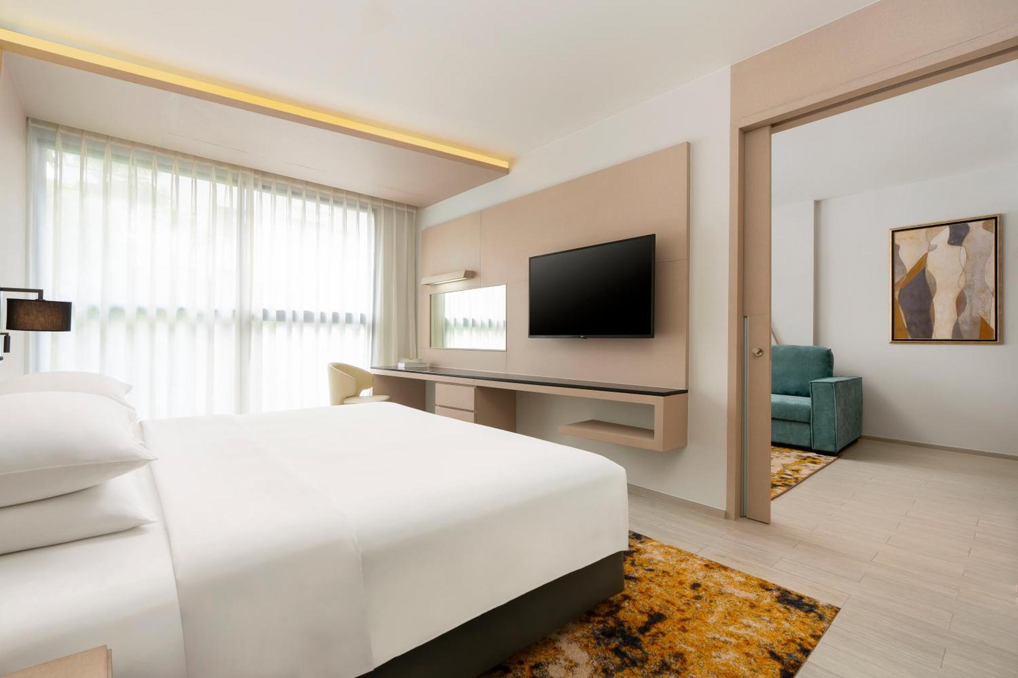 Hyatt Place Bangkok Sukhumvit 1 Екстериор снимка