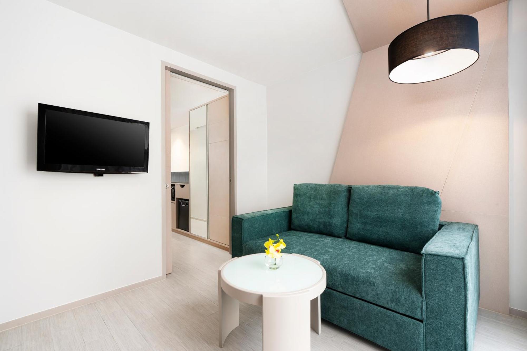 Hyatt Place Bangkok Sukhumvit 1 Екстериор снимка
