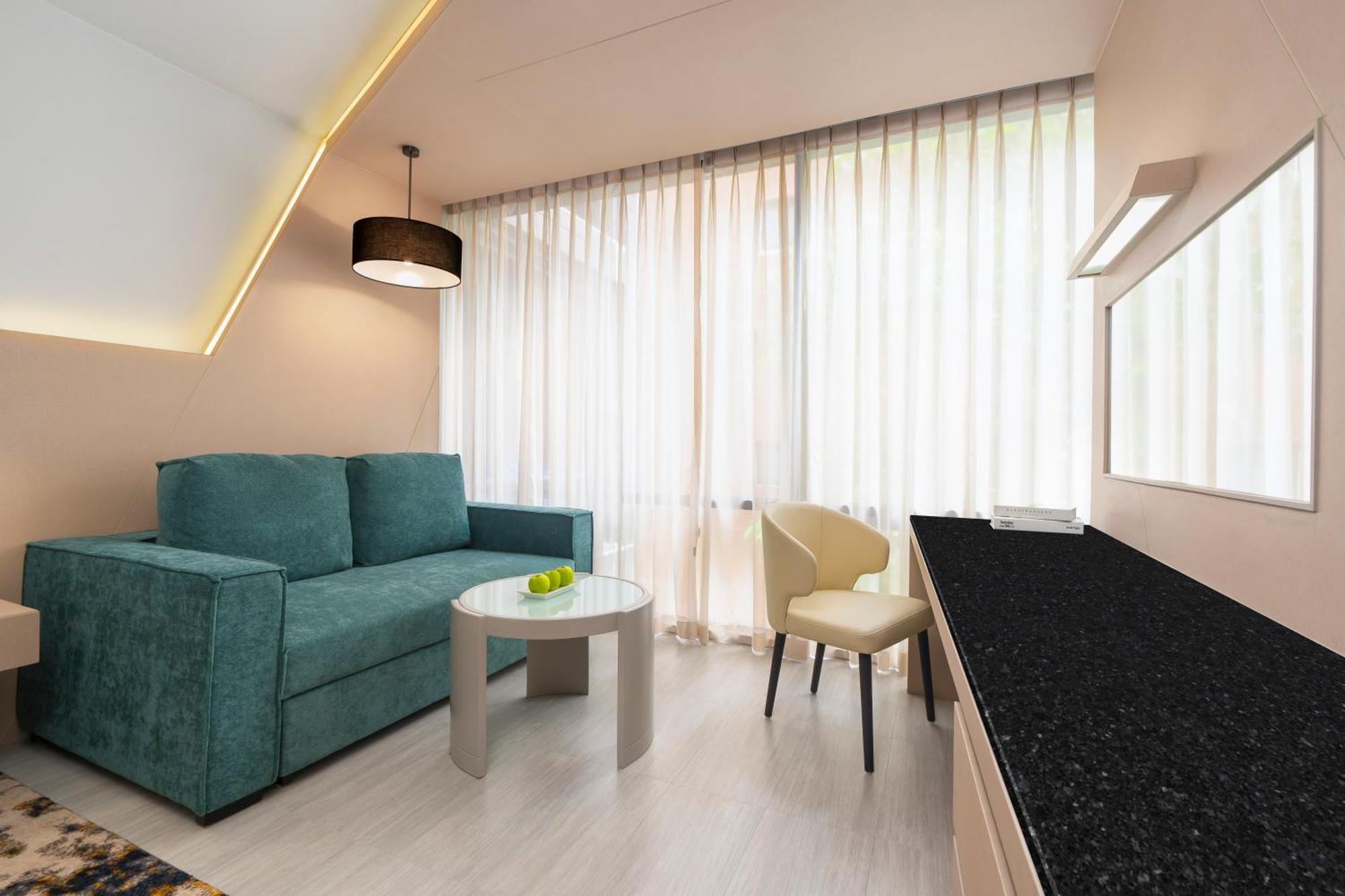Hyatt Place Bangkok Sukhumvit 1 Екстериор снимка