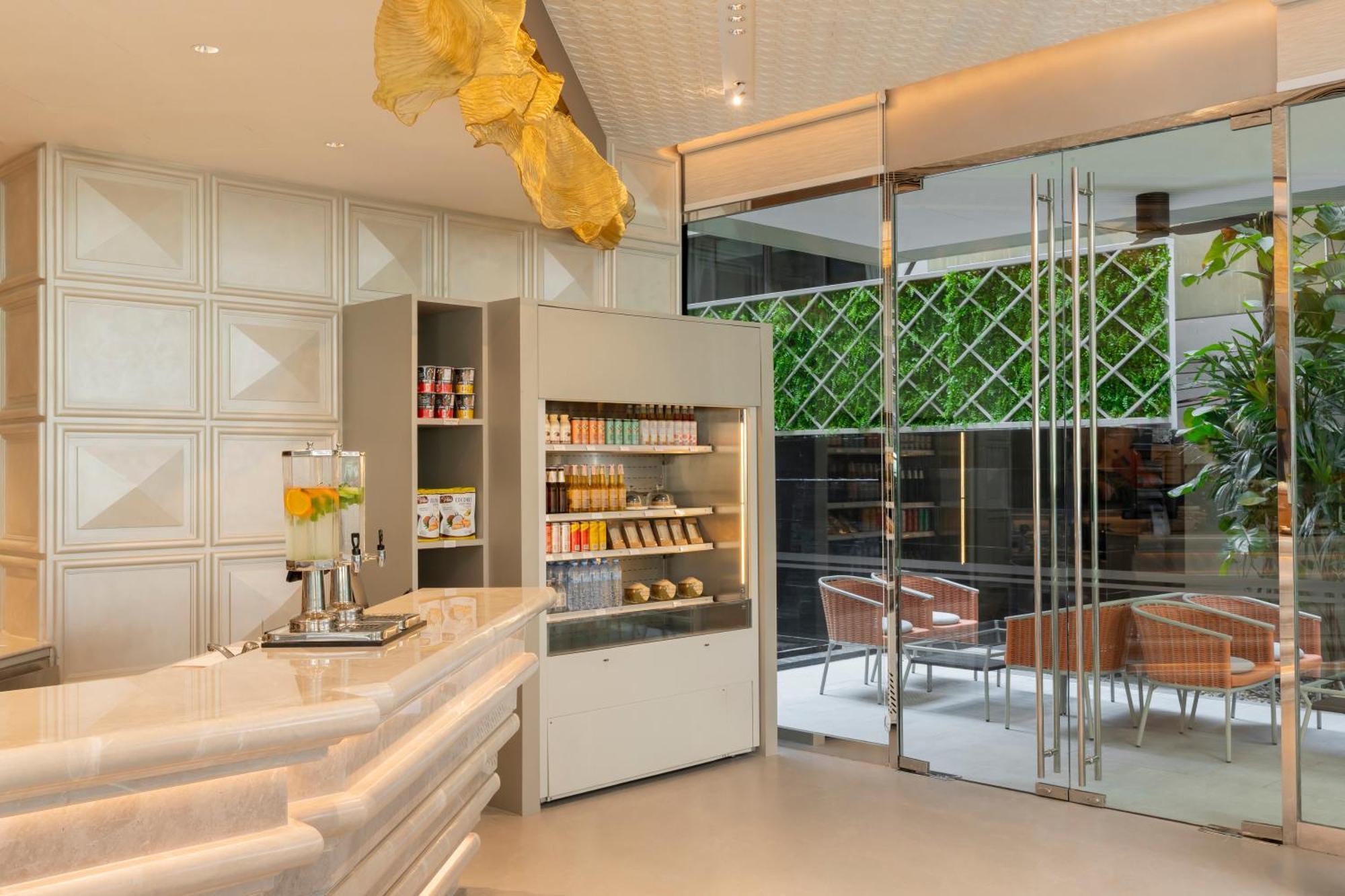 Hyatt Place Bangkok Sukhumvit 1 Екстериор снимка