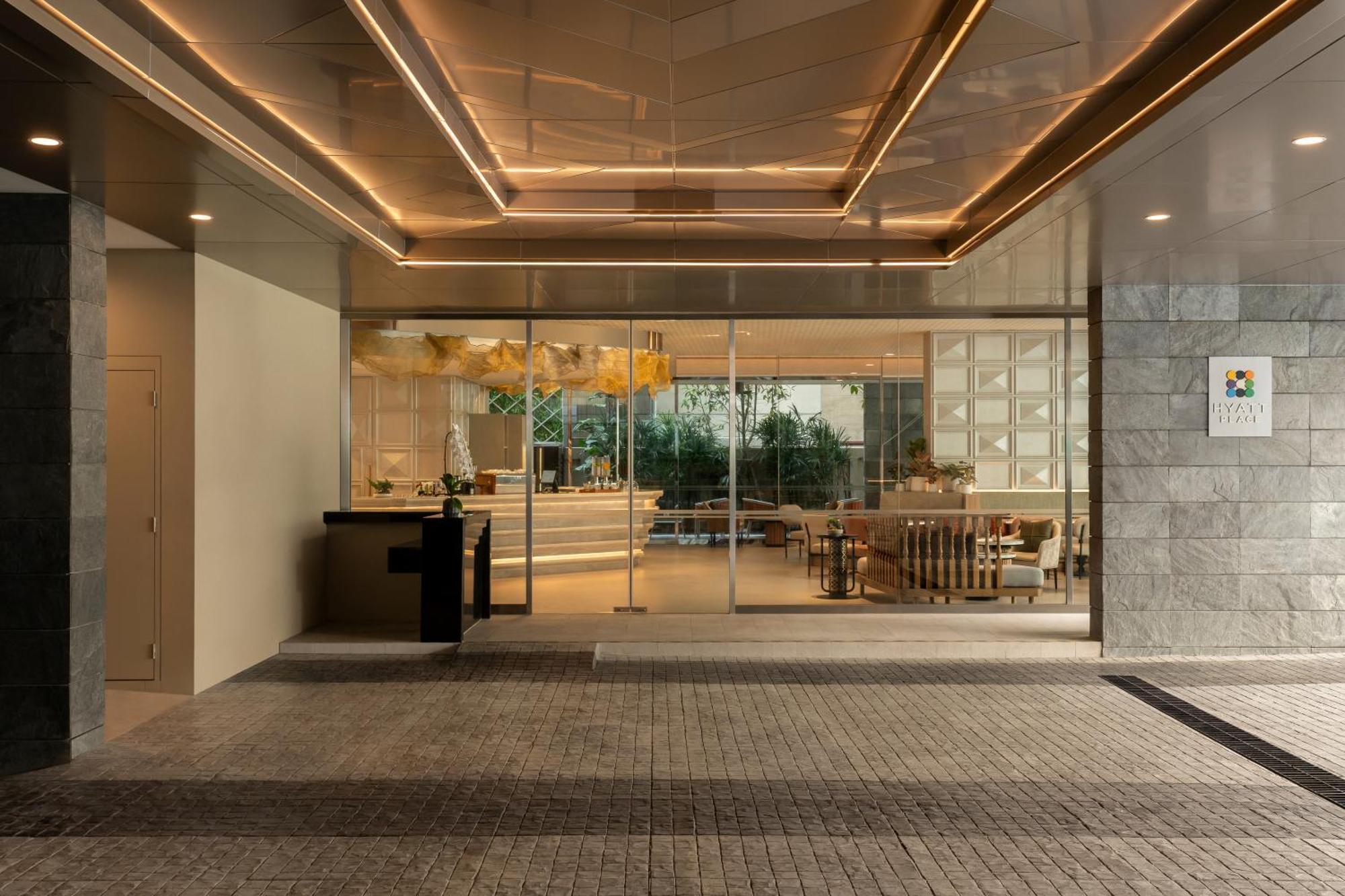 Hyatt Place Bangkok Sukhumvit 1 Екстериор снимка