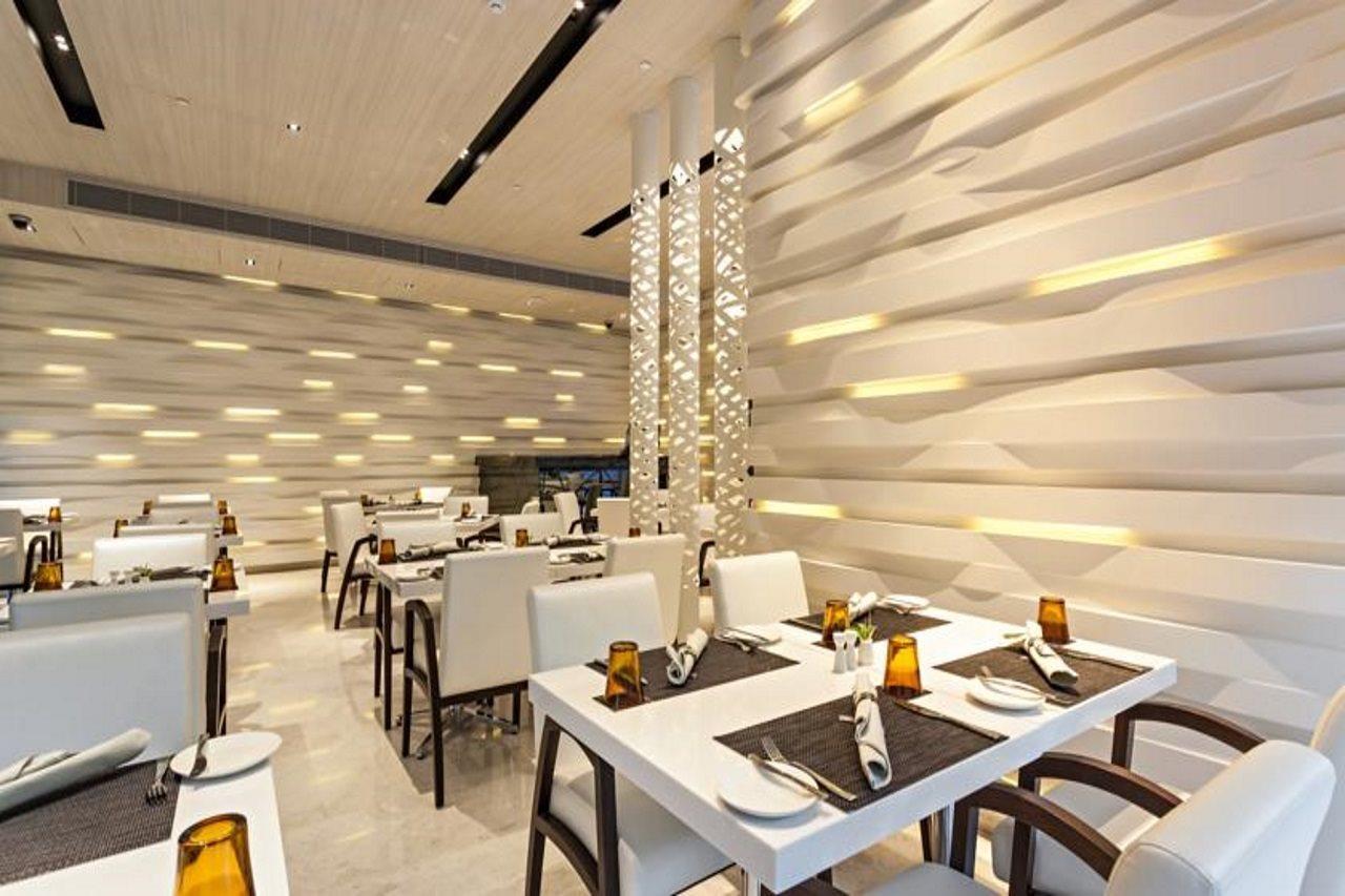 Hyatt Place Bangkok Sukhumvit 1 Екстериор снимка